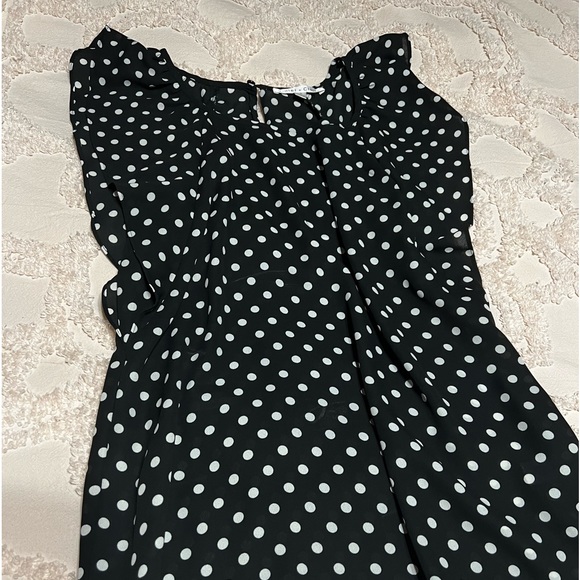 Violet & Claire Tops - Black & White polka dot cap sleeve shell